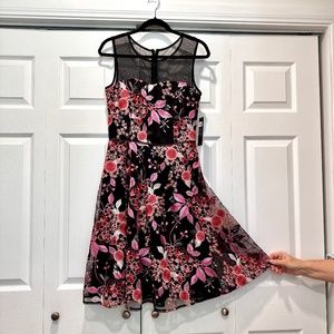 Tahari NWT Floral Embroidery Sleeveless Dress
